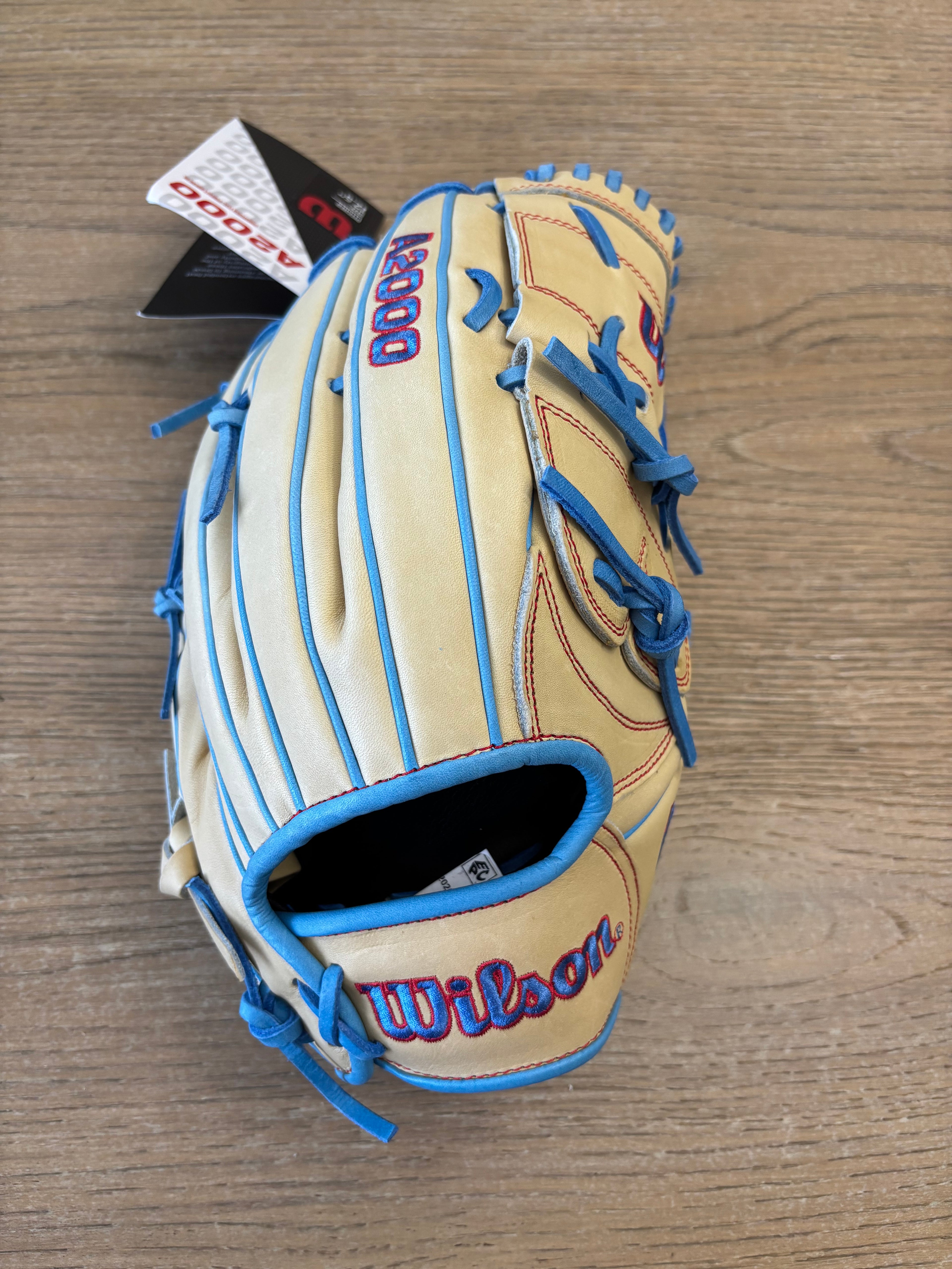 Wilson A2000 B125 12.5” Pitcher’s Baseball Glove