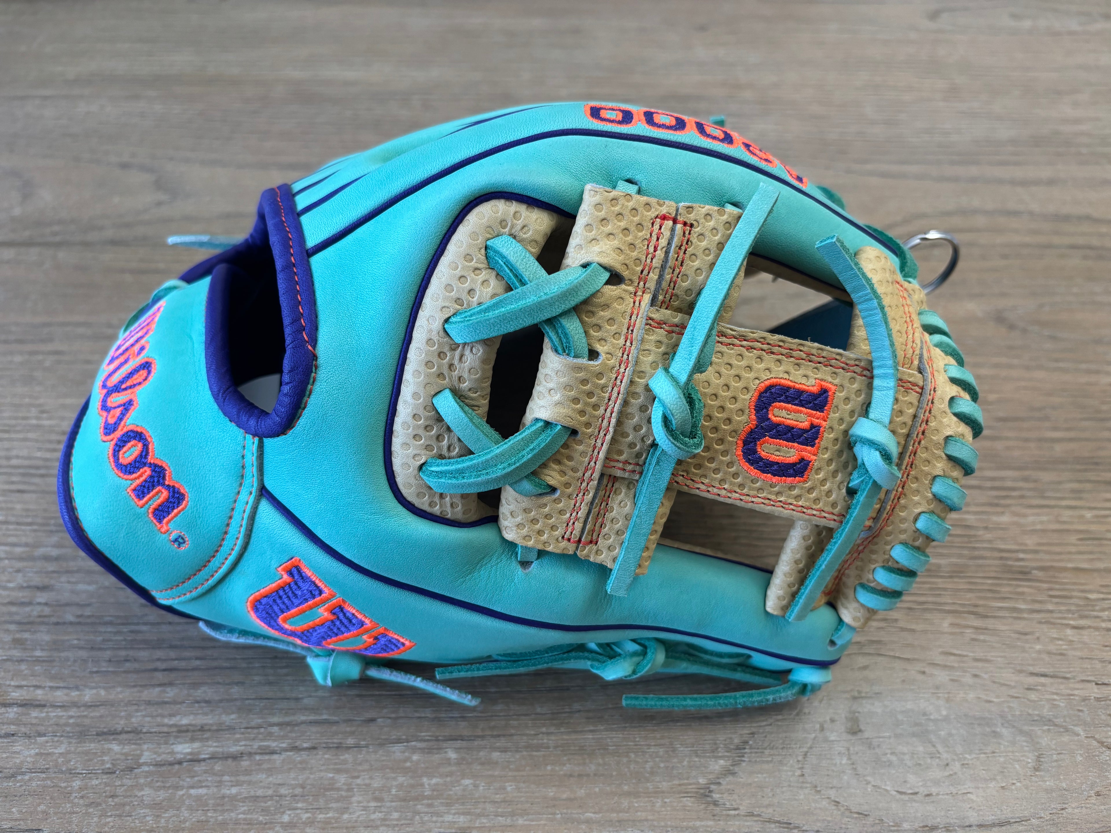 Wilson A2000 1786 Spin Control Winter Collection 11.5” Infield Glove
