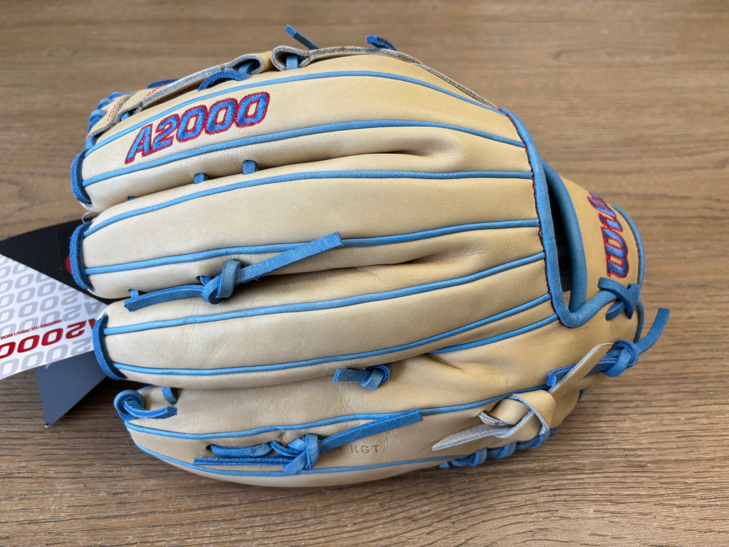 Wilson A2000 B125 12.5” Pitcher’s Baseball Glove