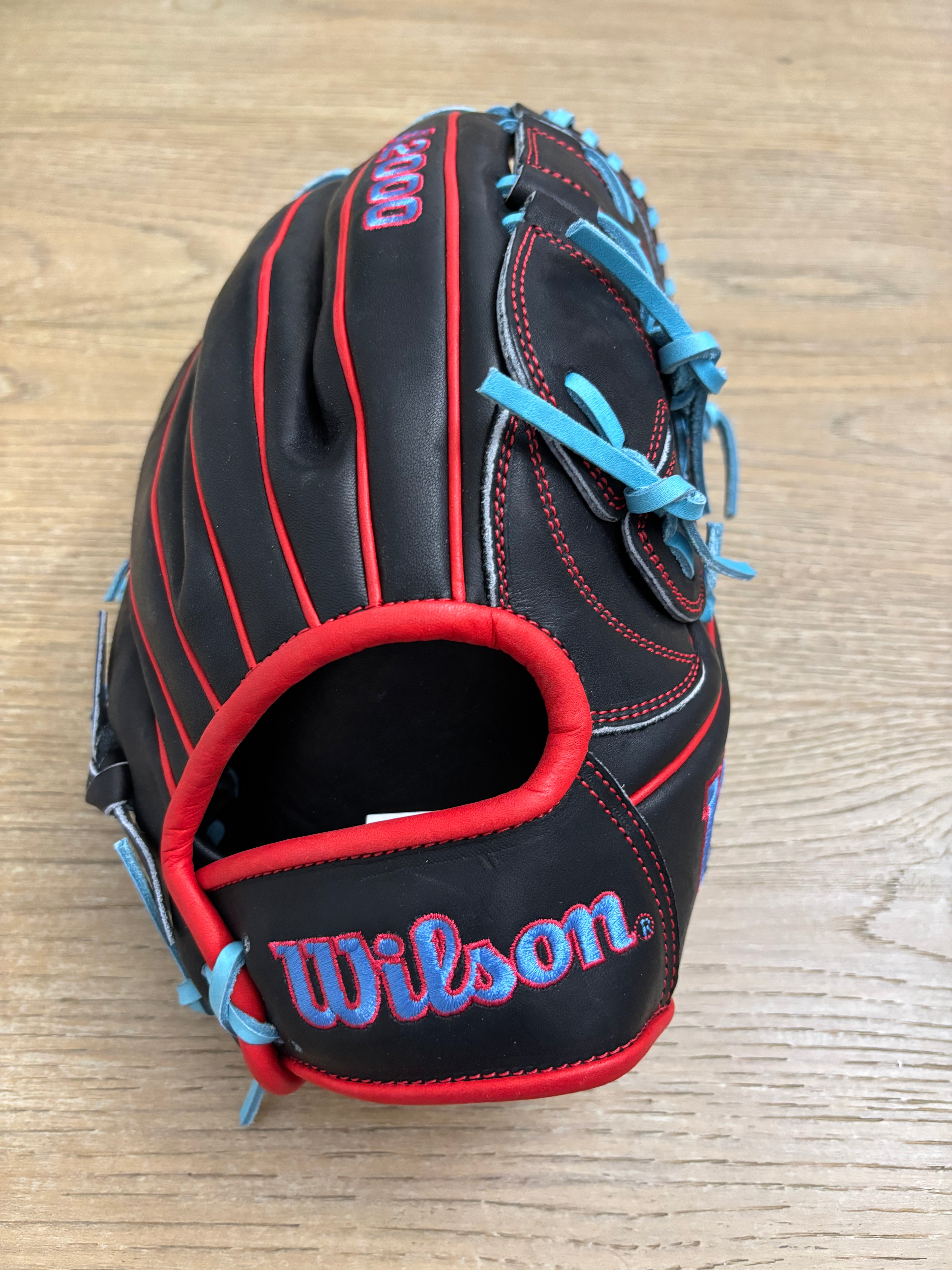 2026 Wilson A2000 B25 12.25” Pitcher’s Glove