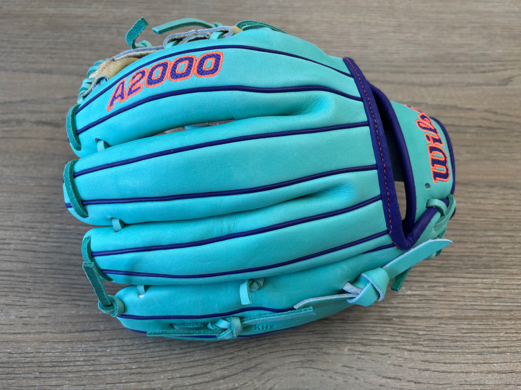 Wilson A2000 1786 Spin Control Winter Collection 11.5” Infield Glove