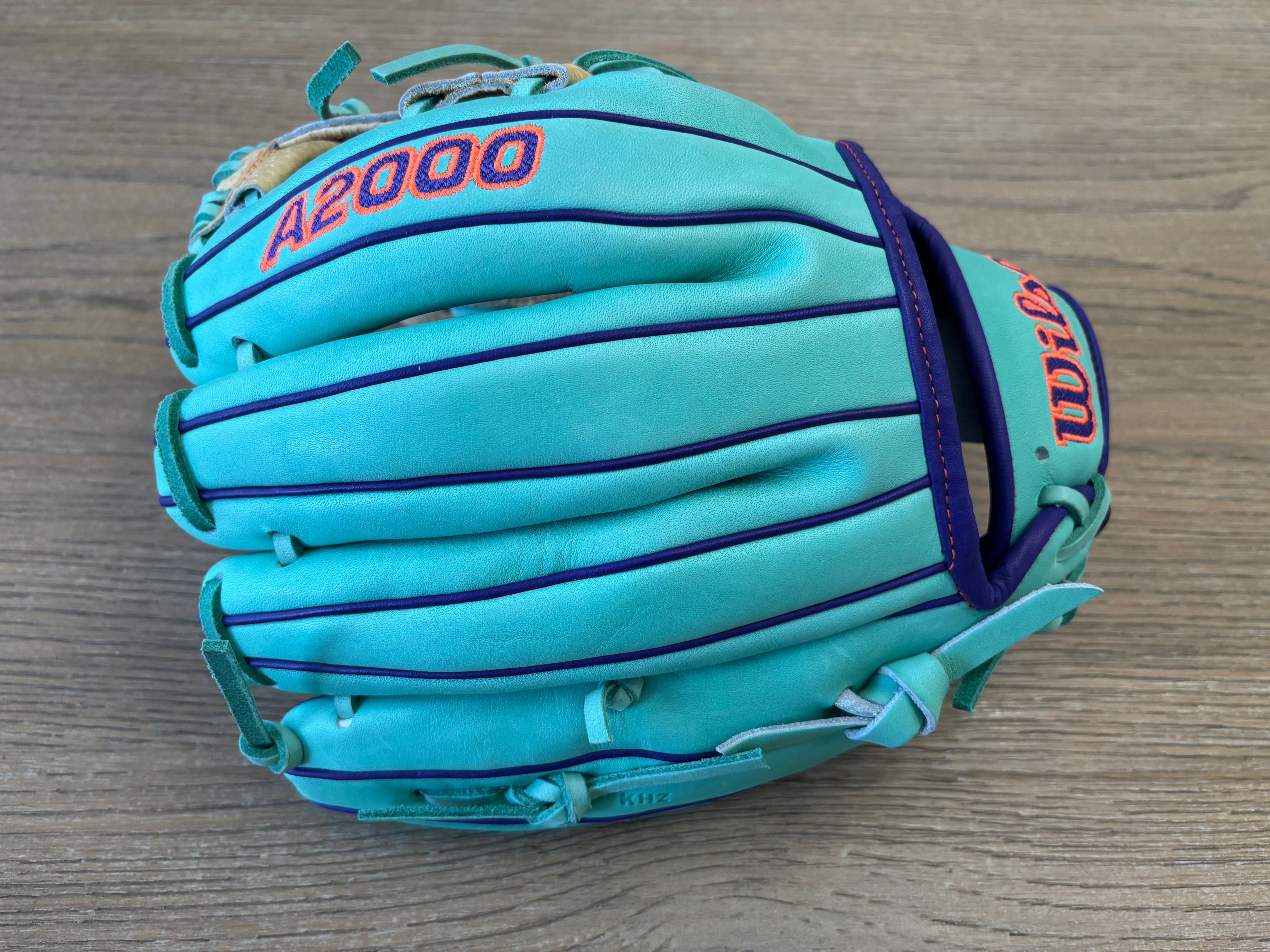 Wilson A2000 1786 Spin Control Winter Collection 11.5” Infield Glove