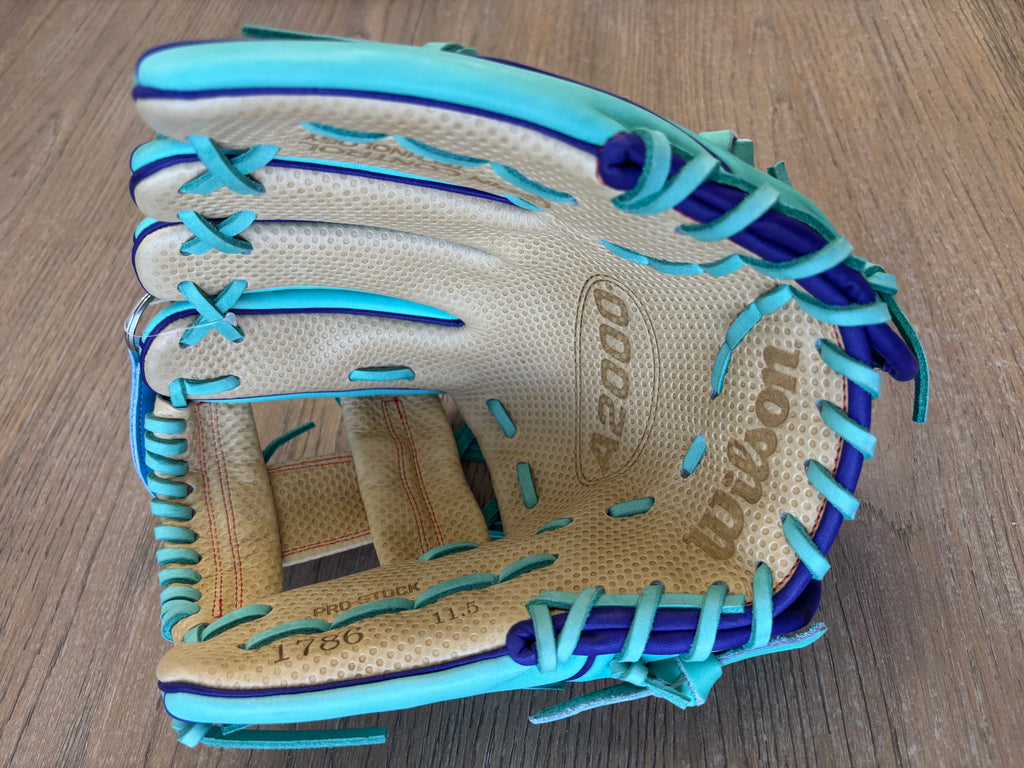 Wilson A2000 1786 Spin Control Winter Collection 11.5” Infield Glove