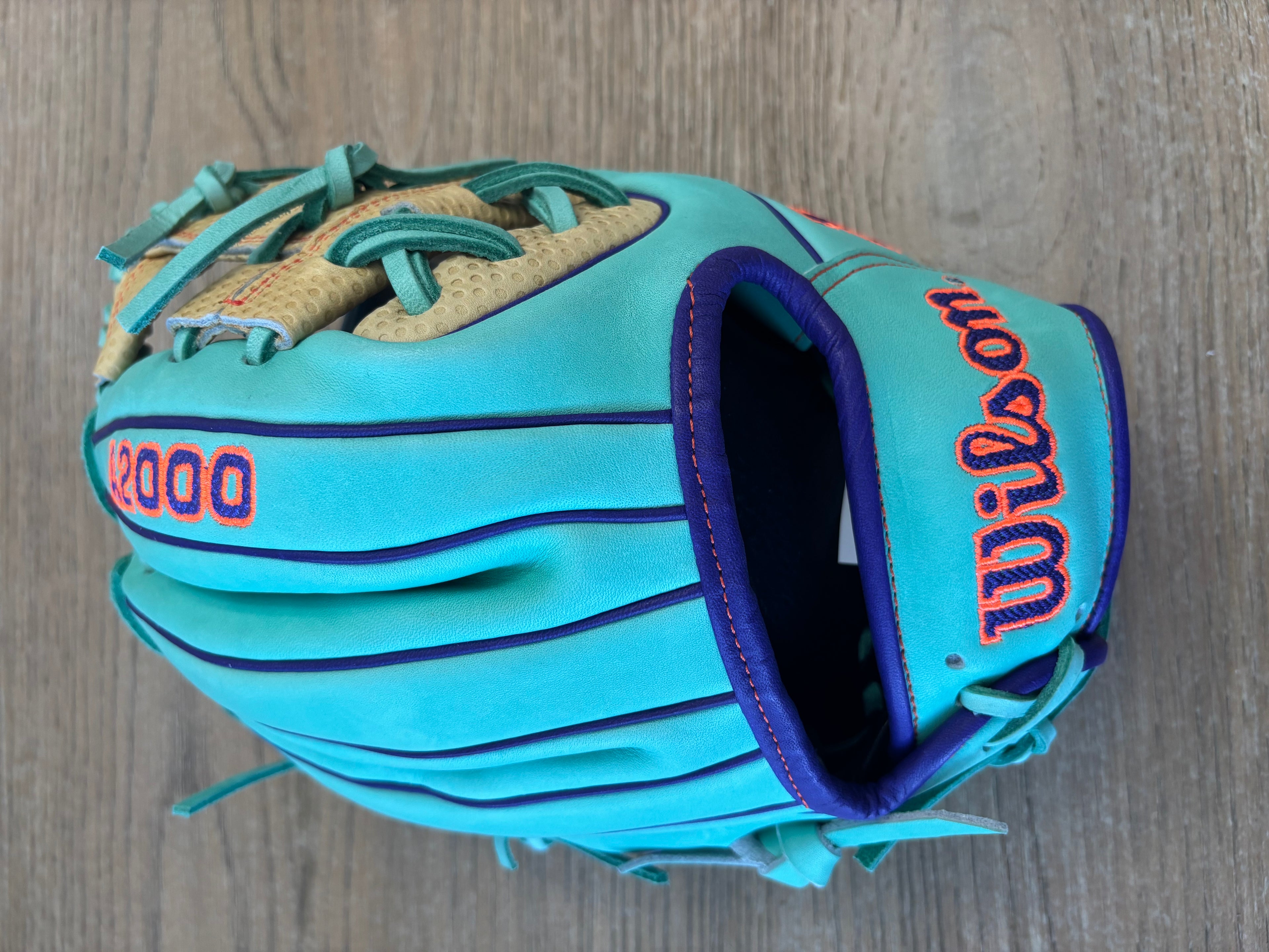 Wilson A2000 1786 Spin Control Winter Collection 11.5” Infield Glove