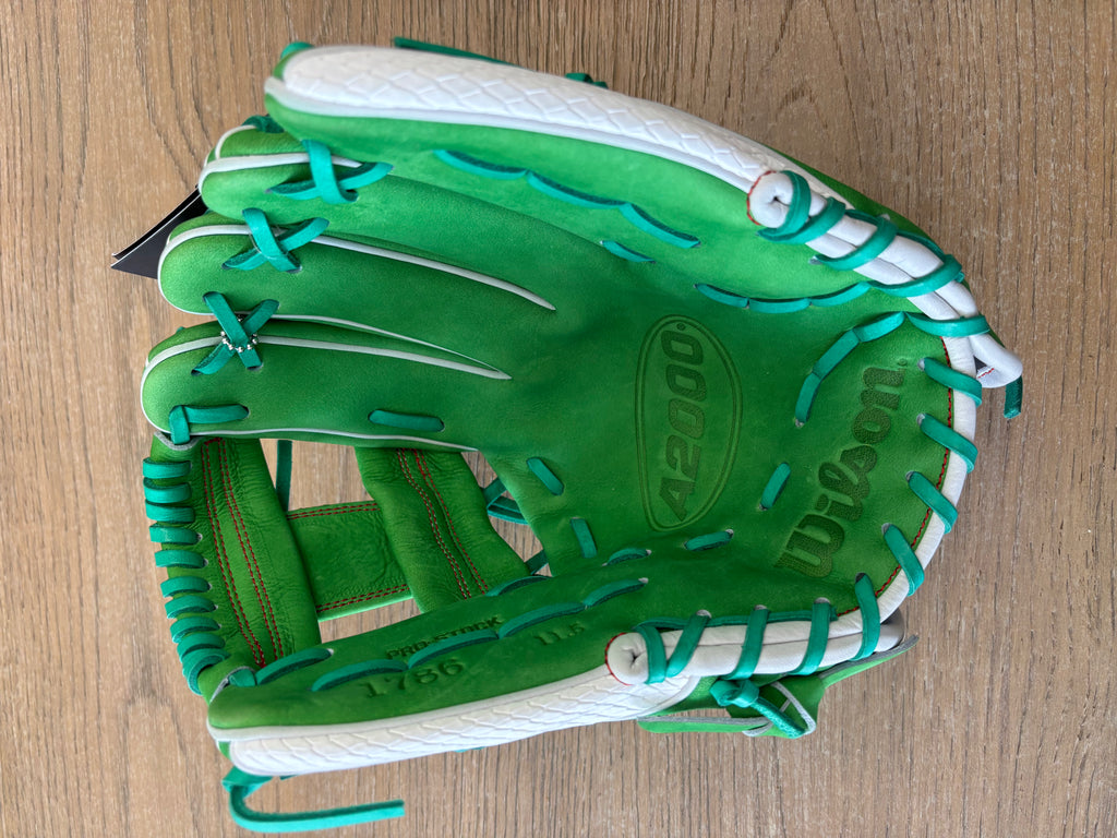Wilson A2000 1786 Shriners Children's 11.5" Infield Glove: WBW102535