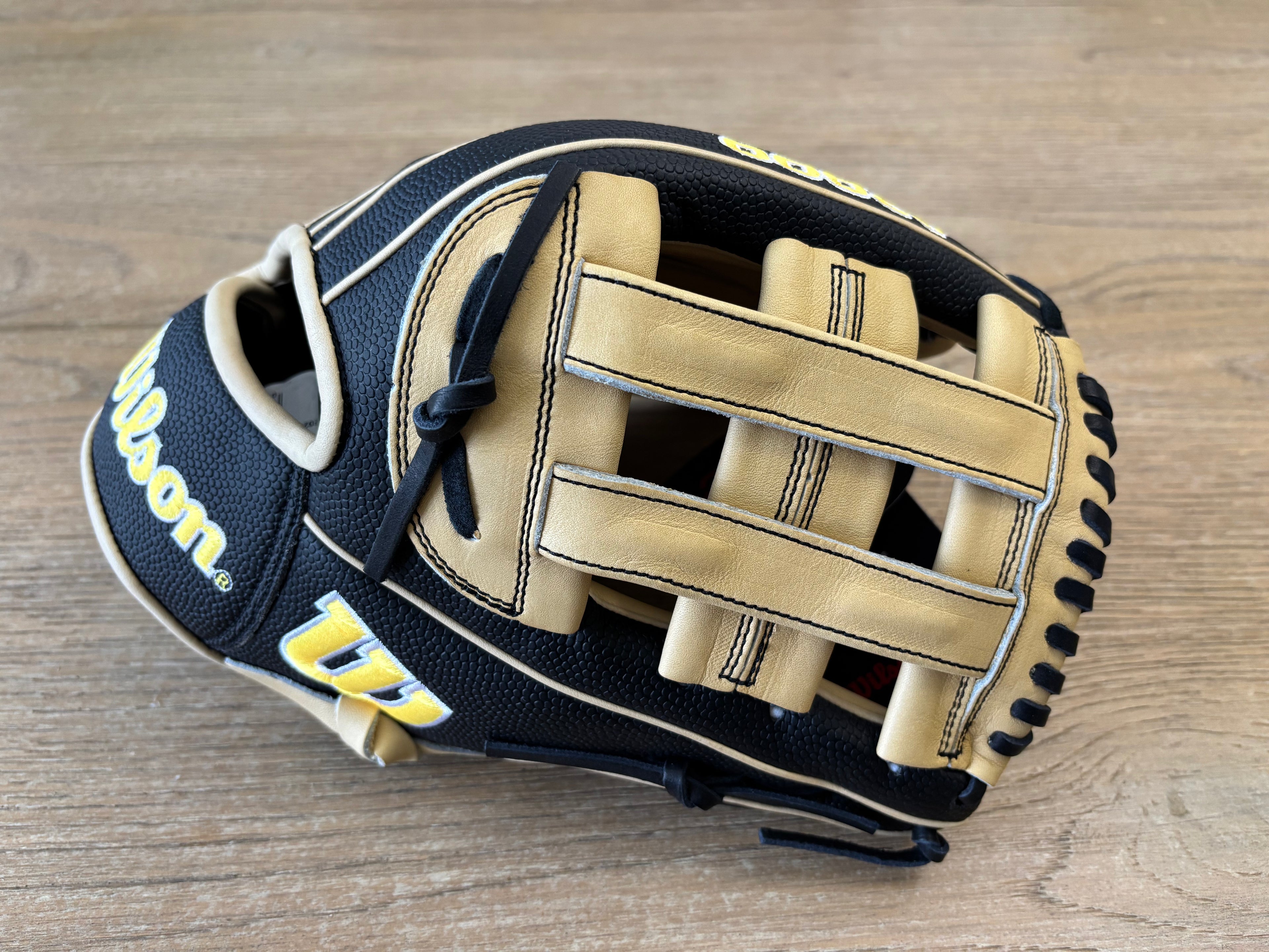 2026 Wilson A2000 Classics Series DW5 12” Infield Baseball Glove