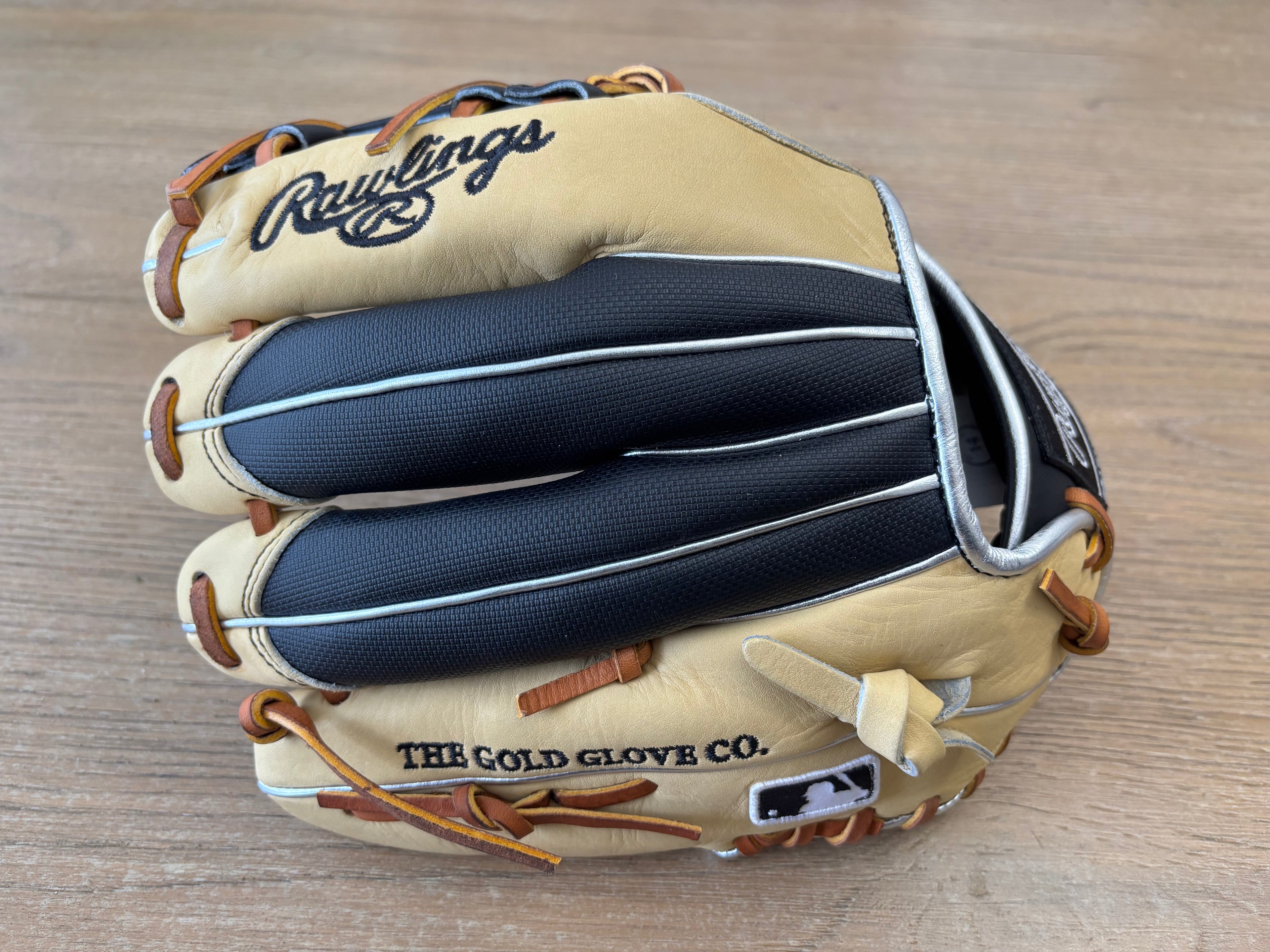 Rawlings Heart of the Hide R2G 11.5" Baseball Glove PRORNP4-2CB
