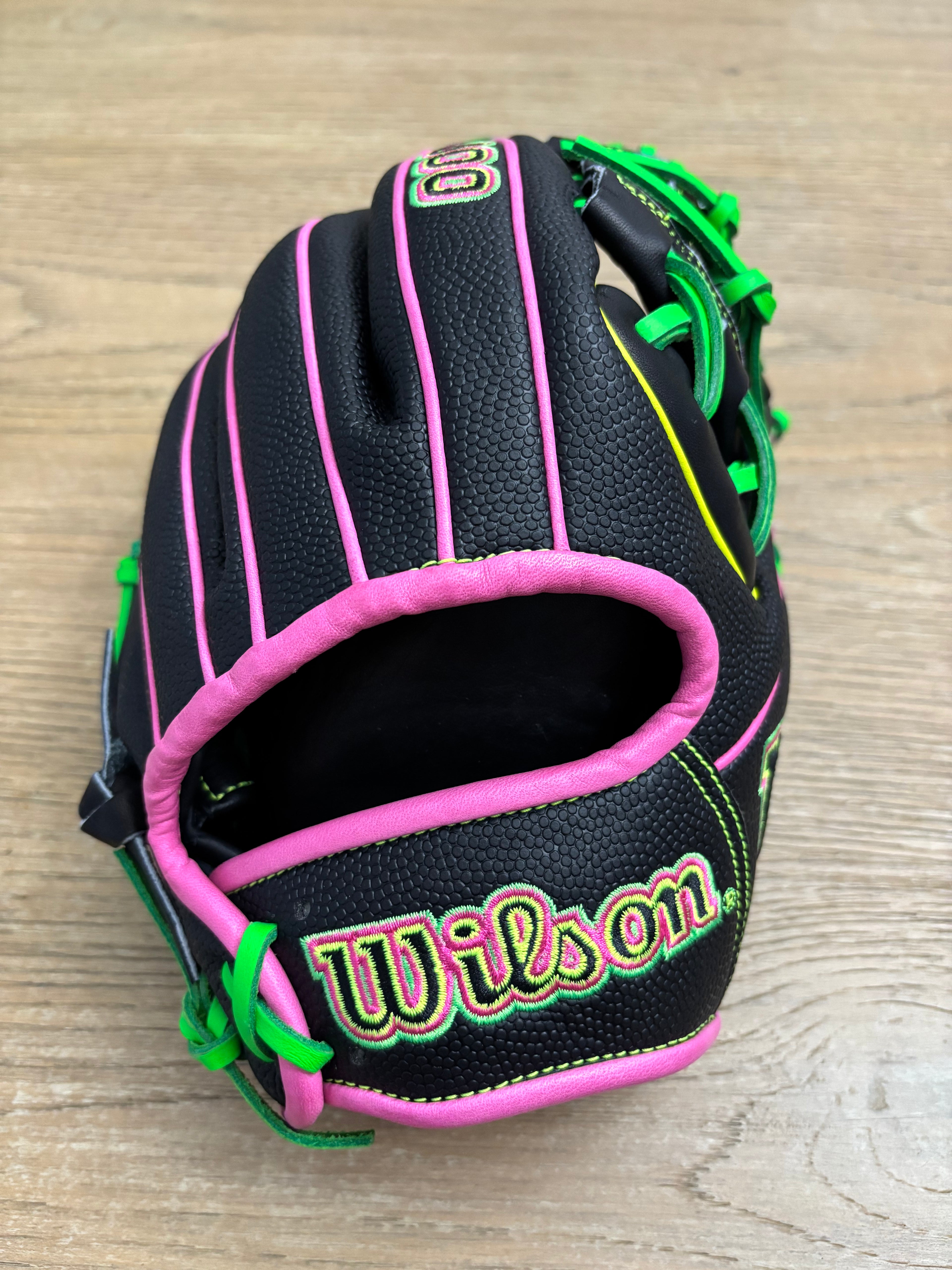2026 Wilson A2000 1975SS 11.75” Infield Baseball Glove