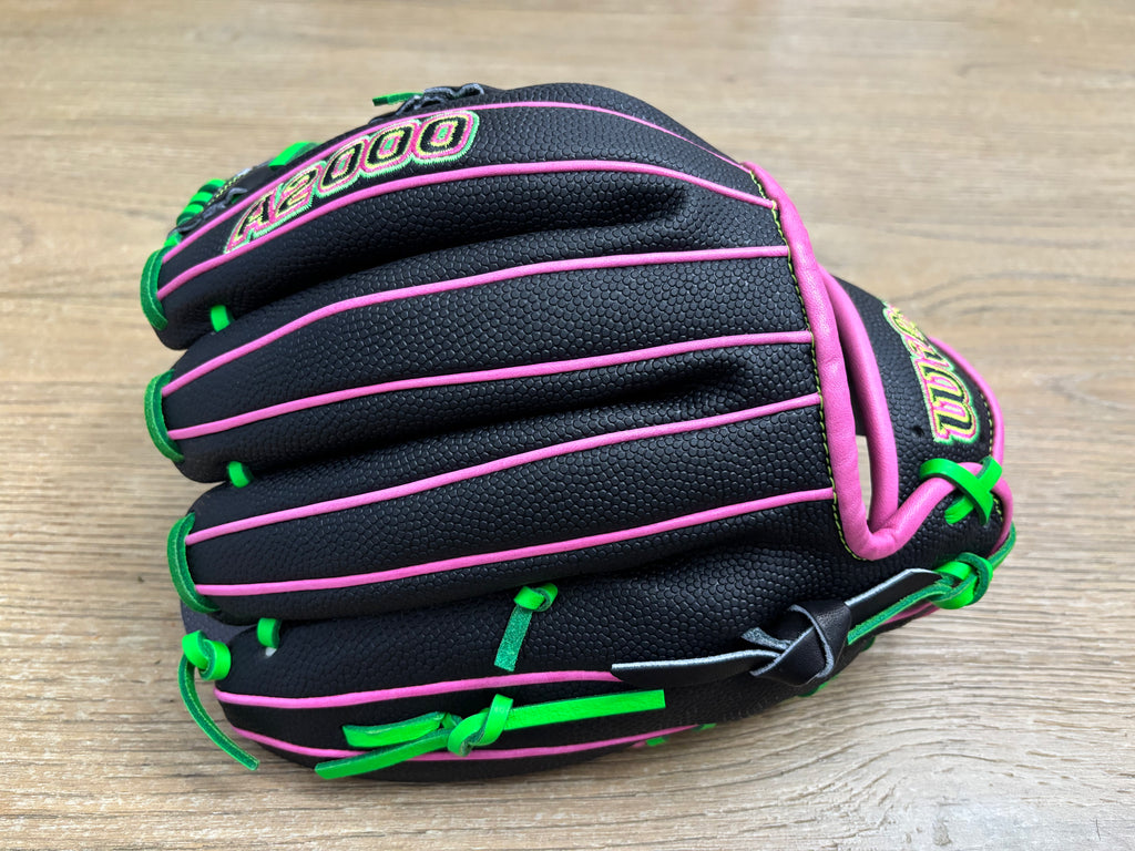2026 Wilson A2000 1975SS 11.75” Infield Baseball Glove